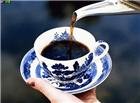 青花瓷茶杯倒茶gif动态图片