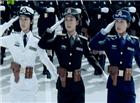 女兵阅兵敬礼的动态图片
