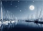 夜空圆月与码头船只图片