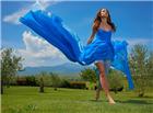 蓝色裙装美女图片