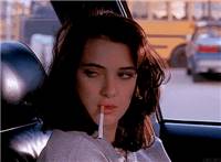 在车内抽烟的高清女人动态图片