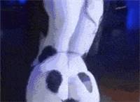 肥臀美女在臀部画个熊猫热烈抖臀动态图