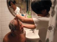 试看120秒小视频动态图日本少妇在浴室给公公洗澡剧情太刺激了